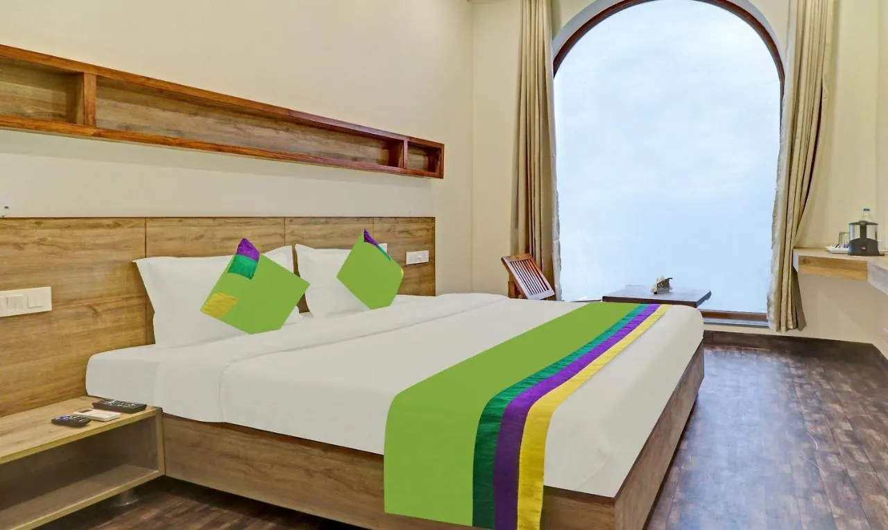 ***  Treebo Delmont Hotel Zirakpur India