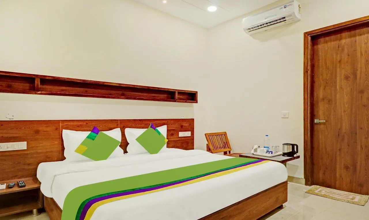 Treebo Delmont Hotel Zirakpur India
