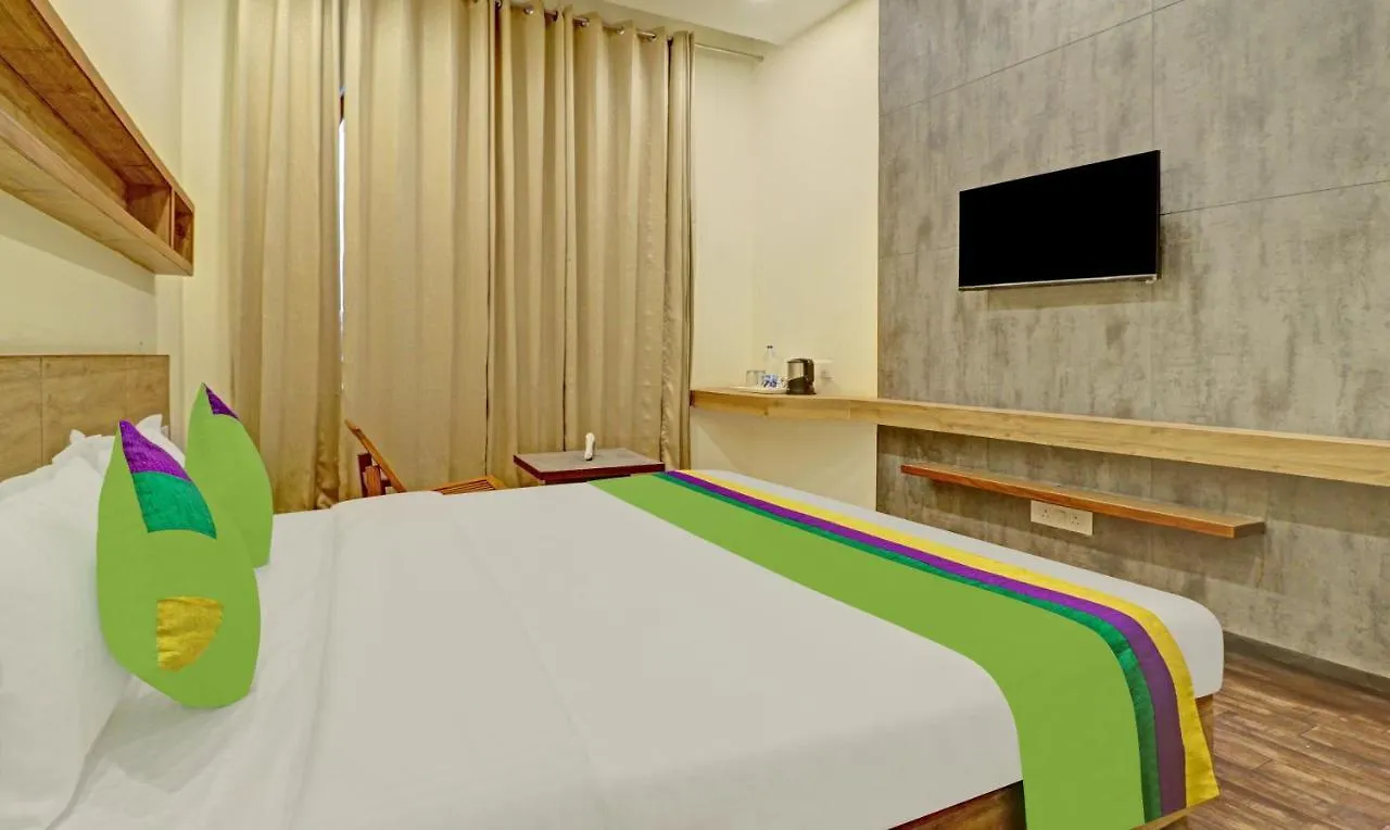 Treebo Delmont Hotel Zirakpur 3*,  India