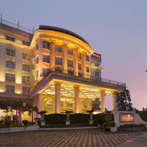 Отель Ramada Plaza By Wyndham, Chandigarh